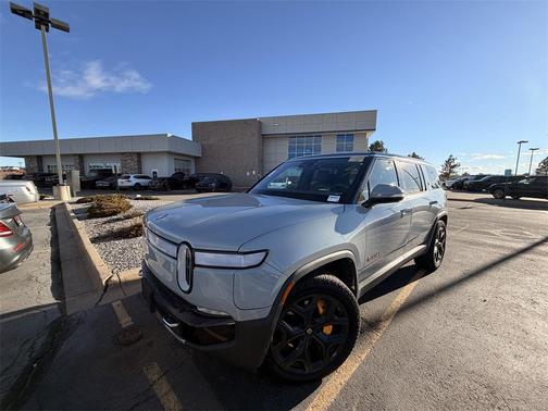 2023 Rivian R1S Adventure