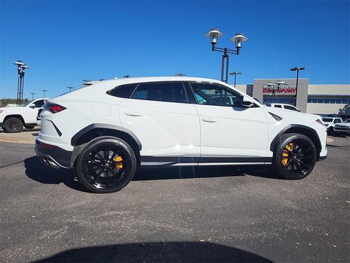 2019 Lamborghini Urus Base