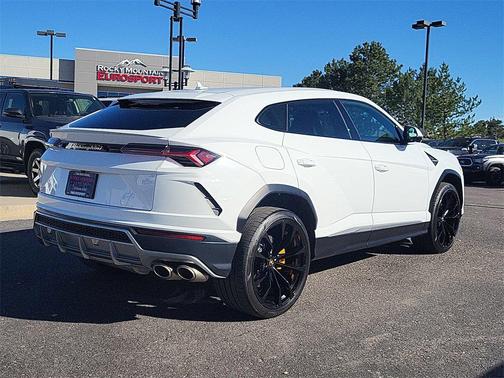 2019 Lamborghini Urus Base
