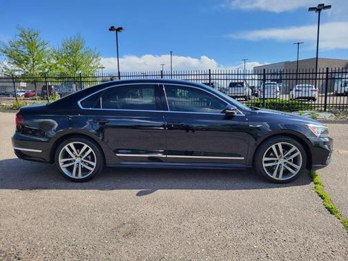 2017 Volkswagen Passat 1.8T R-Line w/Comfort