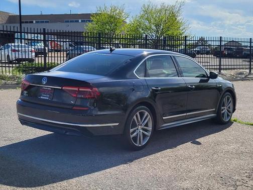 2017 Volkswagen Passat 1.8T R-Line w/Comfort