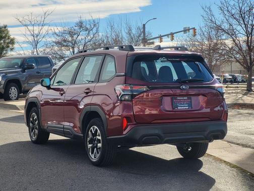 2025 Subaru Forester Base