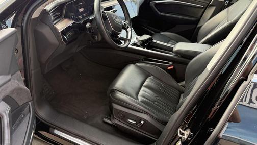 2019 Audi e-tron Premium Plus