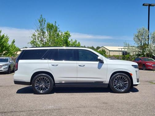 2023 Cadillac Escalade Sport