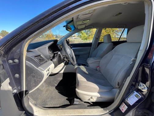 Blue 2013 Subaru Outback 2.5i Premium