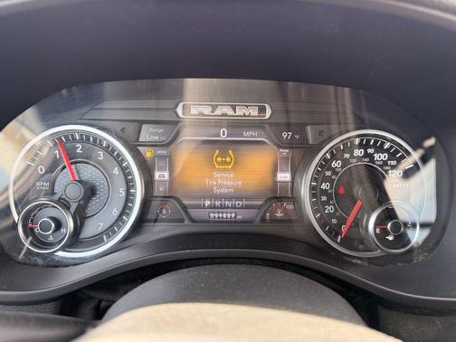 Black 2019 RAM 1500 Laramie