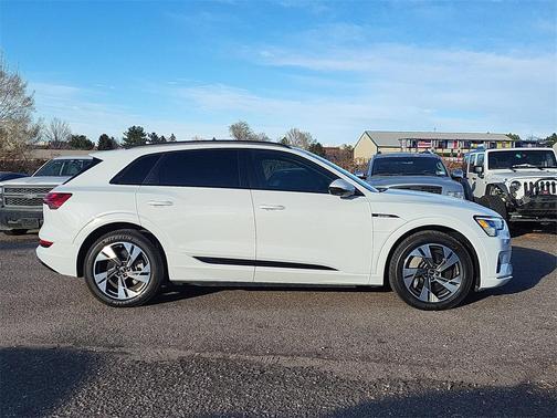 2021 Audi e-tron Premium