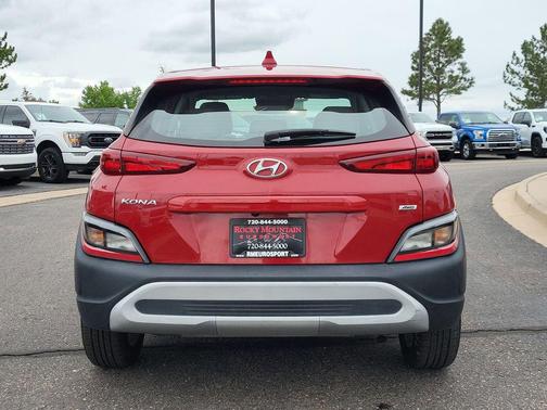 Red 2022 Hyundai KONA SE