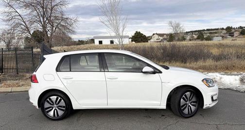 2016 Volkswagen e-Golf SE