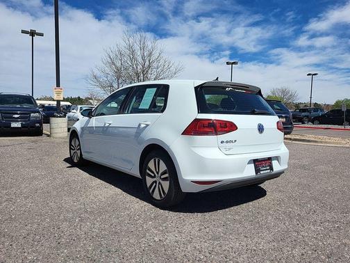 White 2016 Volkswagen e-Golf SE