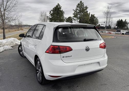 2016 Volkswagen e-Golf SE