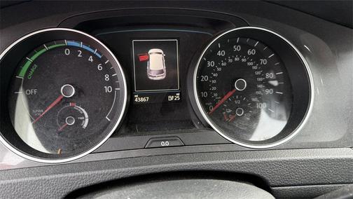 2016 Volkswagen e-Golf SE