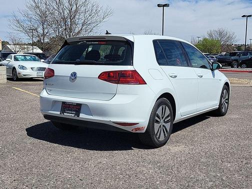 White 2016 Volkswagen e-Golf SE