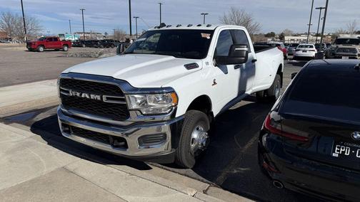 2024 RAM 3500 Tradesman Crew Cab 4x4 8' Box