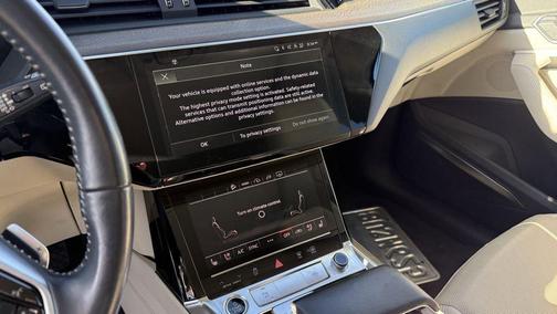 2021 Audi e-tron Premium Plus