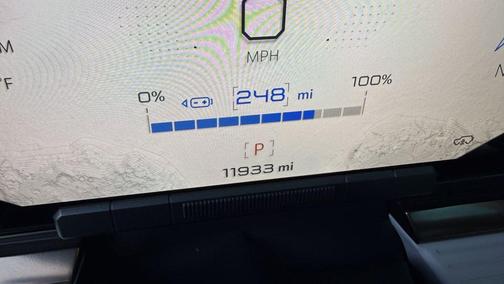 White 2025 GMC HUMMER EV SUV 3X