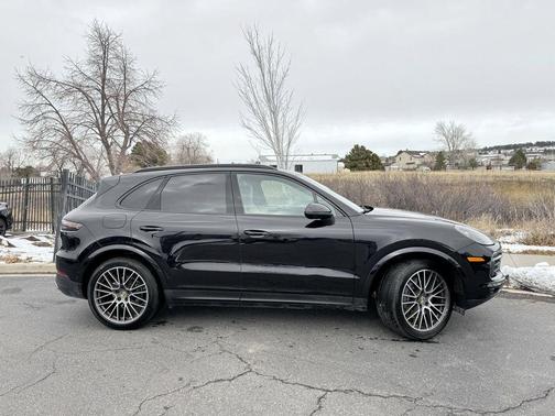 2022 Porsche Cayenne Cayenne