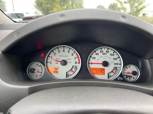 White 2015 Nissan Frontier PRO-4X