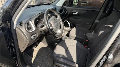 Black 2019 Jeep Renegade Latitude