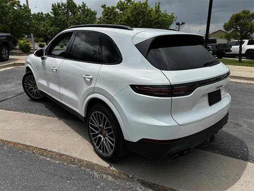 2022 Porsche Cayenne Platinum Edition