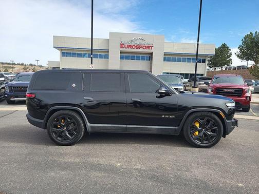 2023 Rivian R1S Adventure