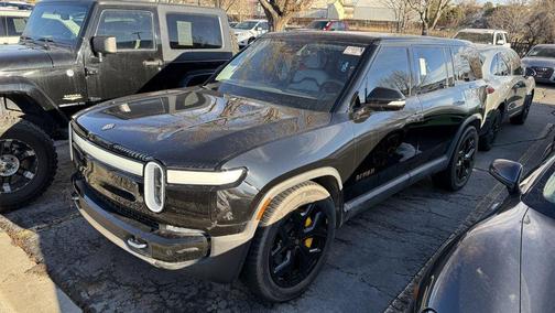 2023 Rivian R1S Adventure