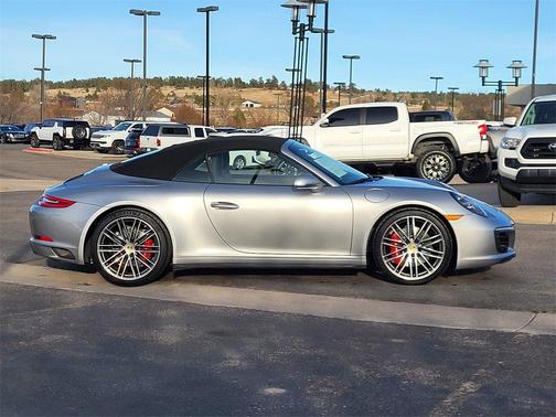2019 Porsche 911 Carrera 4S Cabriolet