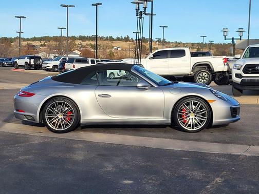2019 Porsche 911 Carrera 4S Cabriolet