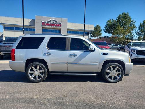 2010 Cadillac Escalade Luxury