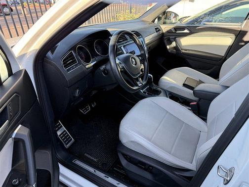 2020 Volkswagen Tiguan 2.0T SE R-Line Black