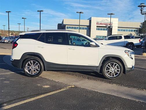 2022 GMC Terrain SLT