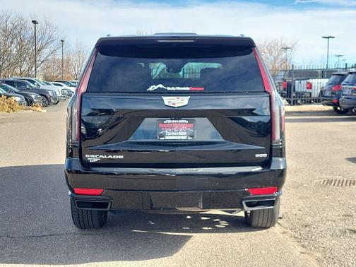 2023 Cadillac Escalade Sport