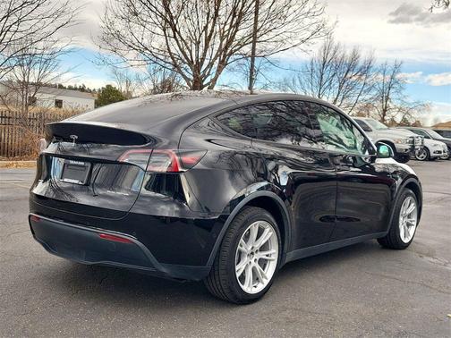 2022 Tesla Model Y Long Range Dual Motor All-Wheel Drive