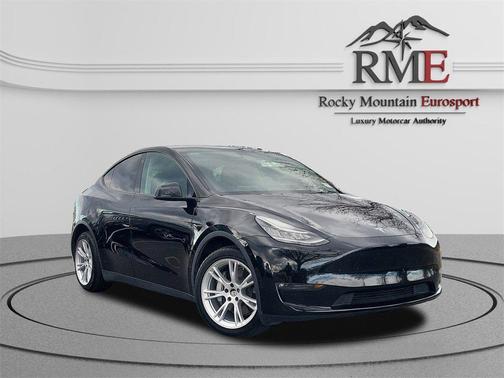 2022 Tesla Model Y Long Range Dual Motor All-Wheel Drive