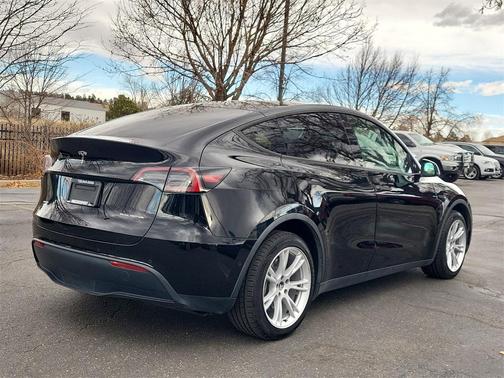 2022 Tesla Model Y Long Range Dual Motor All-Wheel Drive