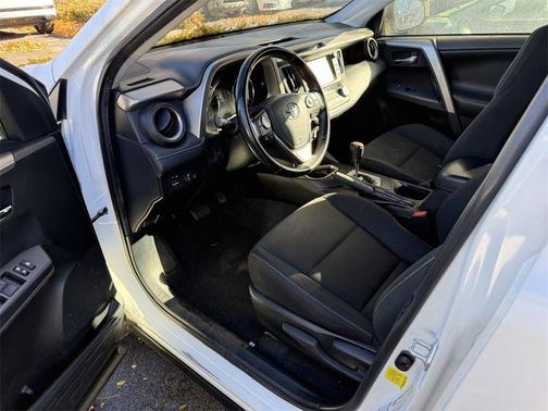 2018 Toyota RAV4 Hybrid XLE