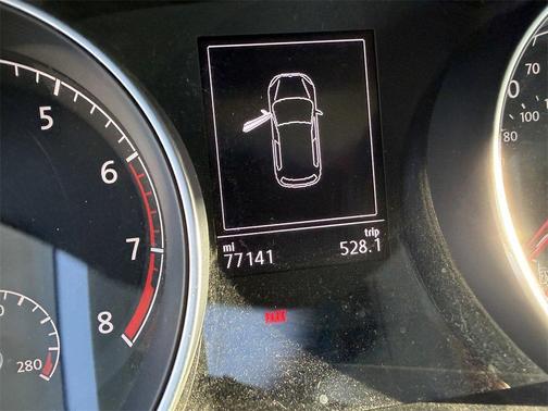 2018 Volkswagen Golf TSI SE