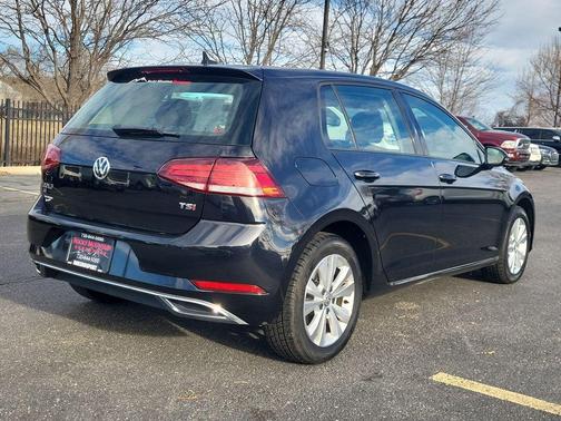 2018 Volkswagen Golf TSI SE