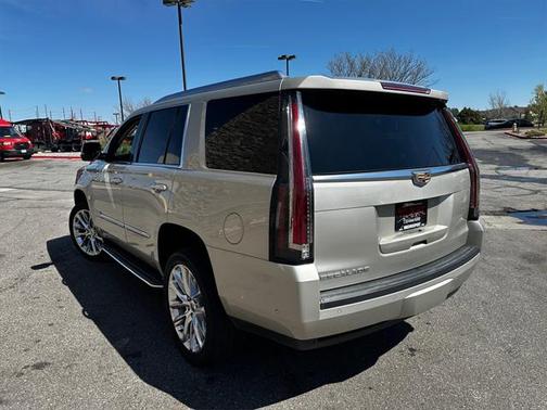 2017 Cadillac Escalade Luxury