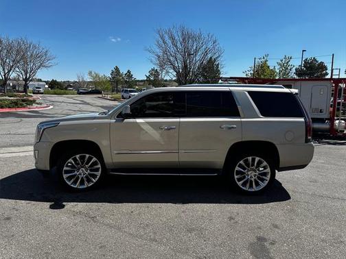 2017 Cadillac Escalade Luxury