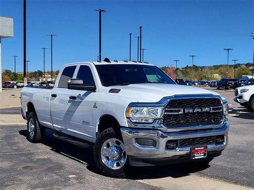 2022 RAM 3500 Tradesman Crew Cab 4x4 8' Box