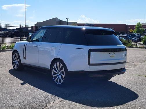 2023 Land Rover Range Rover P530 SE