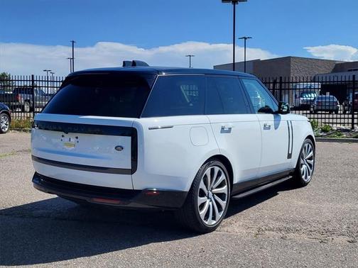 2023 Land Rover Range Rover P530 SE