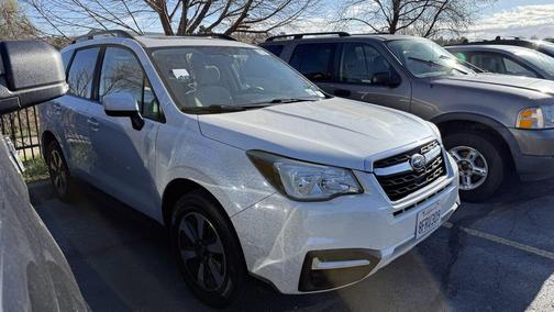 White 2018 Subaru Forester 2.5i Premium