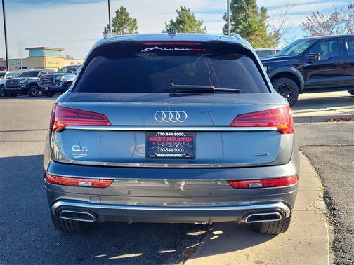 2022 Audi Q5 45 S line Premium Plus