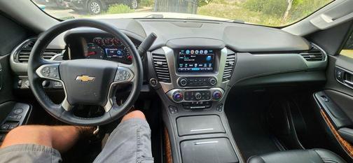 White 2019 Chevrolet Suburban Premier