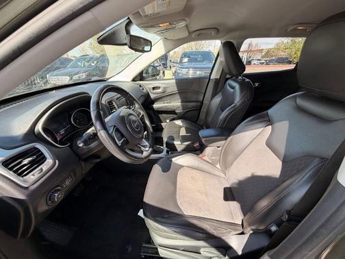 Green 2018 Jeep Compass Latitude