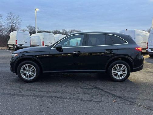 2026 Mercedes-Benz GLC 300 4MATIC