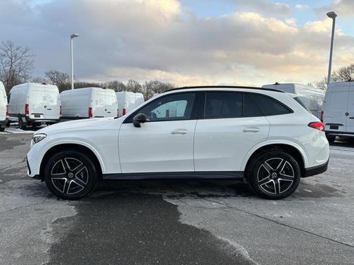 2026 Mercedes-Benz GLC 300 4MATIC