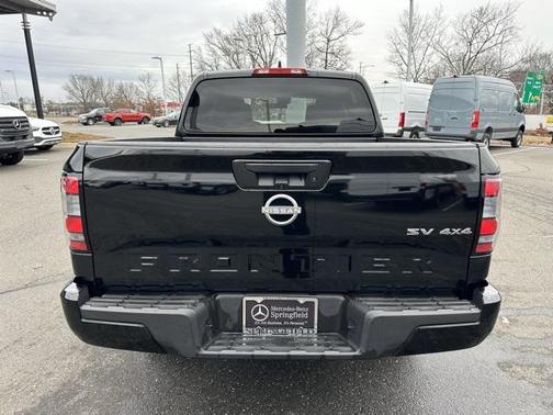 2024 Nissan Frontier SV